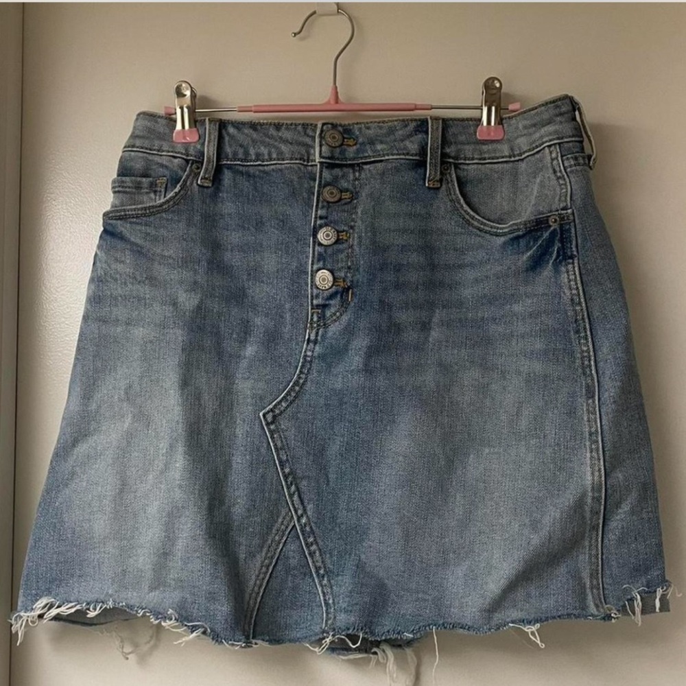 Sold‎